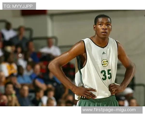 李慕豪的篮球之路从青涩少年到职业球员的成长与蜕变